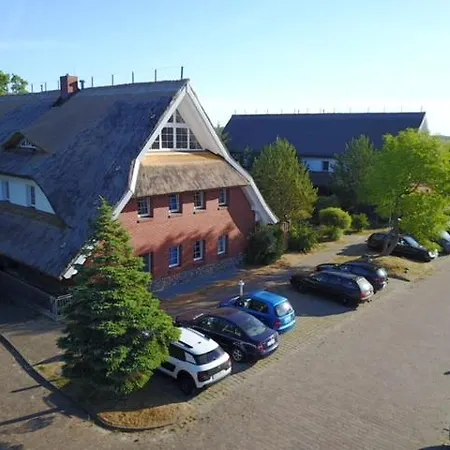 Ferienhausanlage Am Teich / Haus 2 Dranske