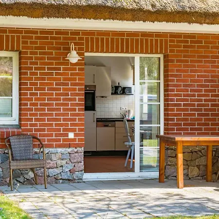 Ferienhausanlage Am Teich / Haus 2 Dranske