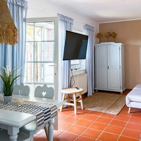 Apartment Ferienhausanlage Am Teich / Haus 2 Dranske